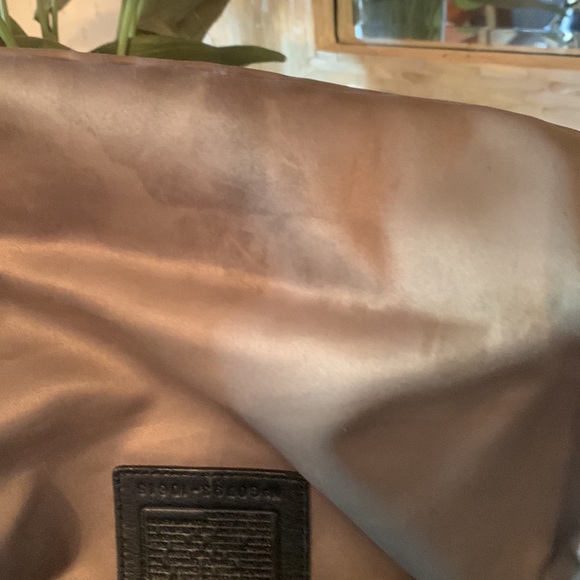 VINTAGE COACH HANDBAG. Black. Beautiful bag. 9 inches tall, 13 inches wide. - Picture 11 of 11